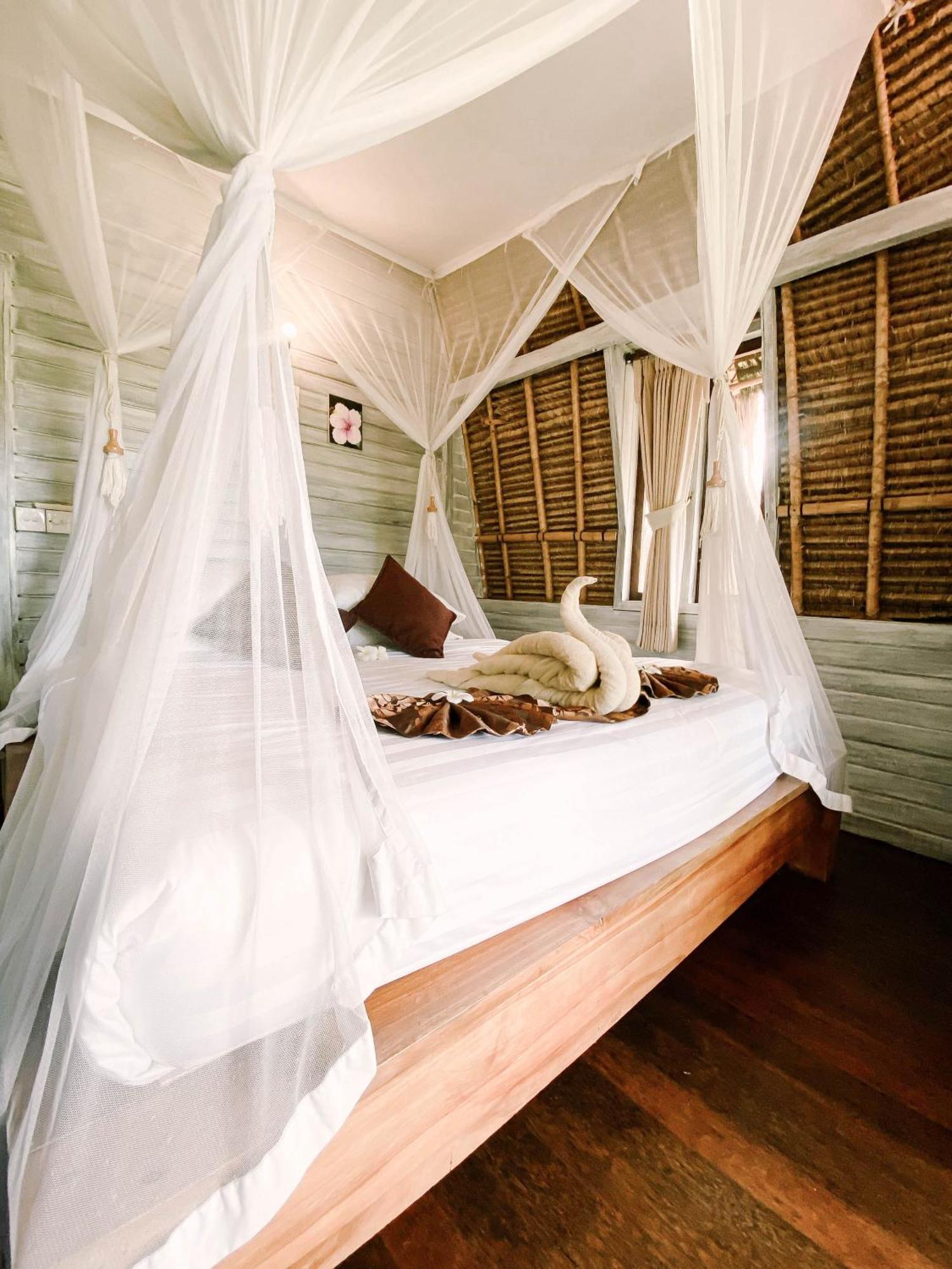 Abian Huts Dream Beach Lembongan Нуса Лембонган Екстериор снимка