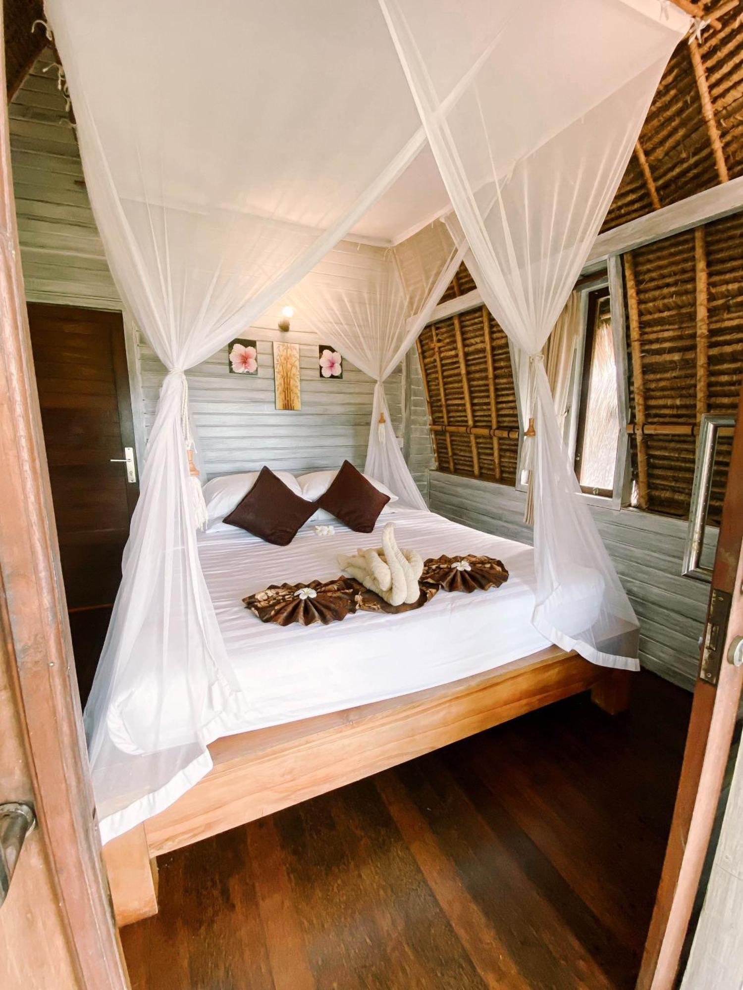 Abian Huts Dream Beach Lembongan Нуса Лембонган Екстериор снимка